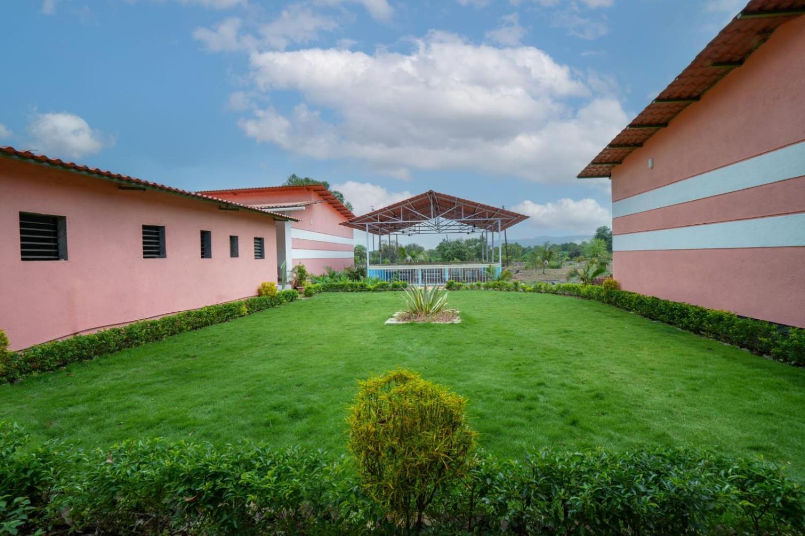 فندق Mahalakshmi Agro Tourism Poinad المظهر الخارجي الصورة